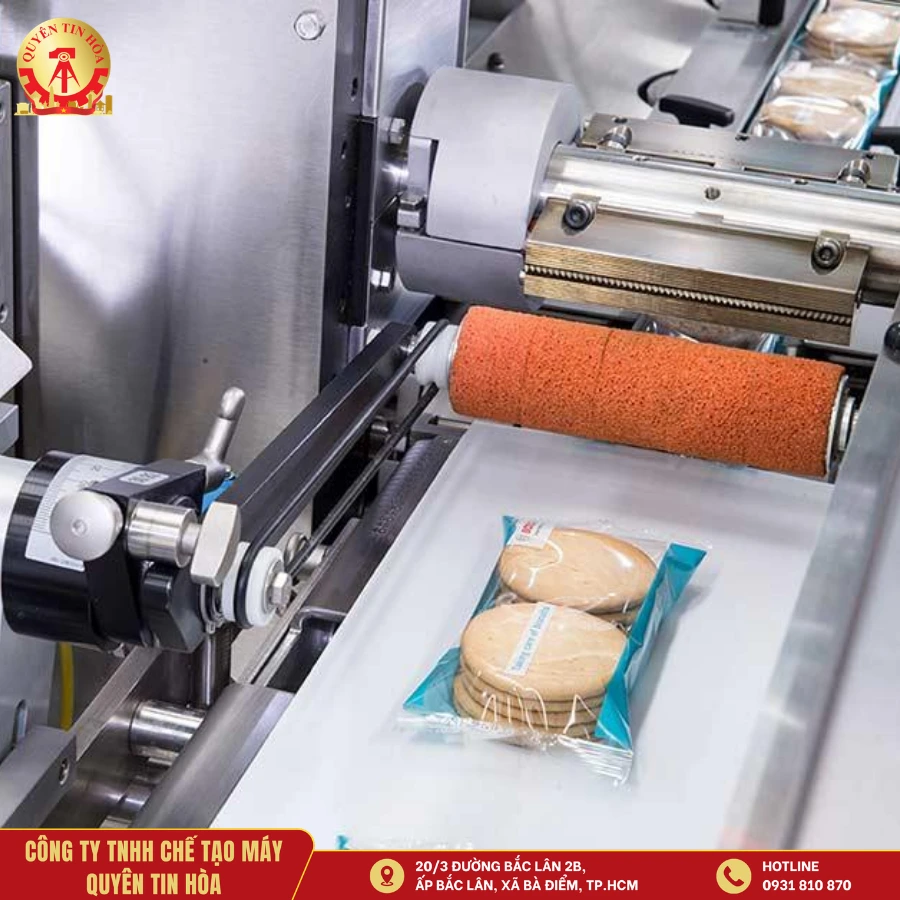 may dong goi banh keo tu dong (2) Máy đóng gói bánh dạng nằm
